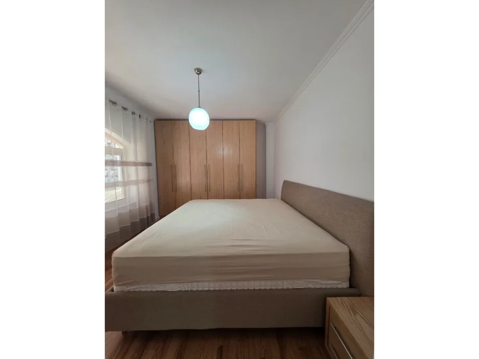 Tirane, jepet me qera apartament 1+1 Kati 3, 59 m² 550 € (Siri Kodra)