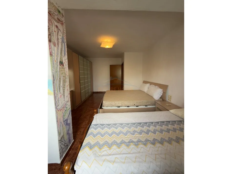 Tirane, shitet apartament 2+1 Kati 2, 100 m² 235.000 € (Zogu Zi)
