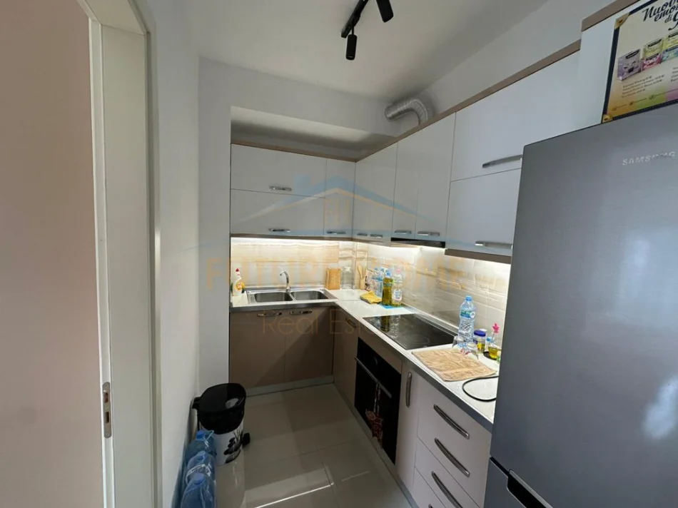 Gjiri Lalezit | Hamallaj, shitet apartament 2+1+Ballkon Kati 1, 76 m² 205.000 € (Gjiri i Lalzit)