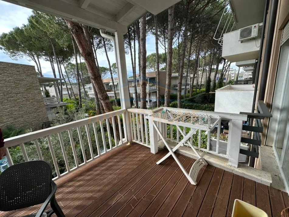 Gjiri Lalezit | Hamallaj, shitet apartament 2+1+Ballkon Kati 1, 77 m² 205.000 € (Lura 3, Gjiri i Lalzit)