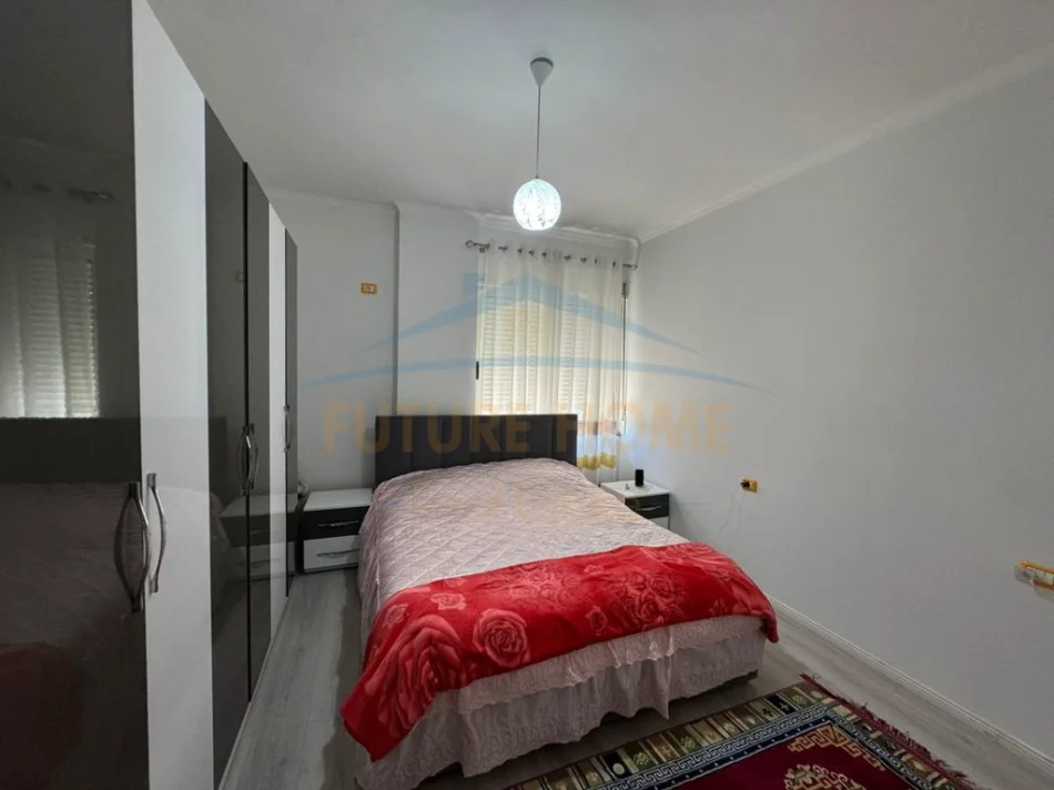 Tirane, shitet apartament 2+1+Ballkon Kati 3, 103 m² 155.000 € (Fresku)
