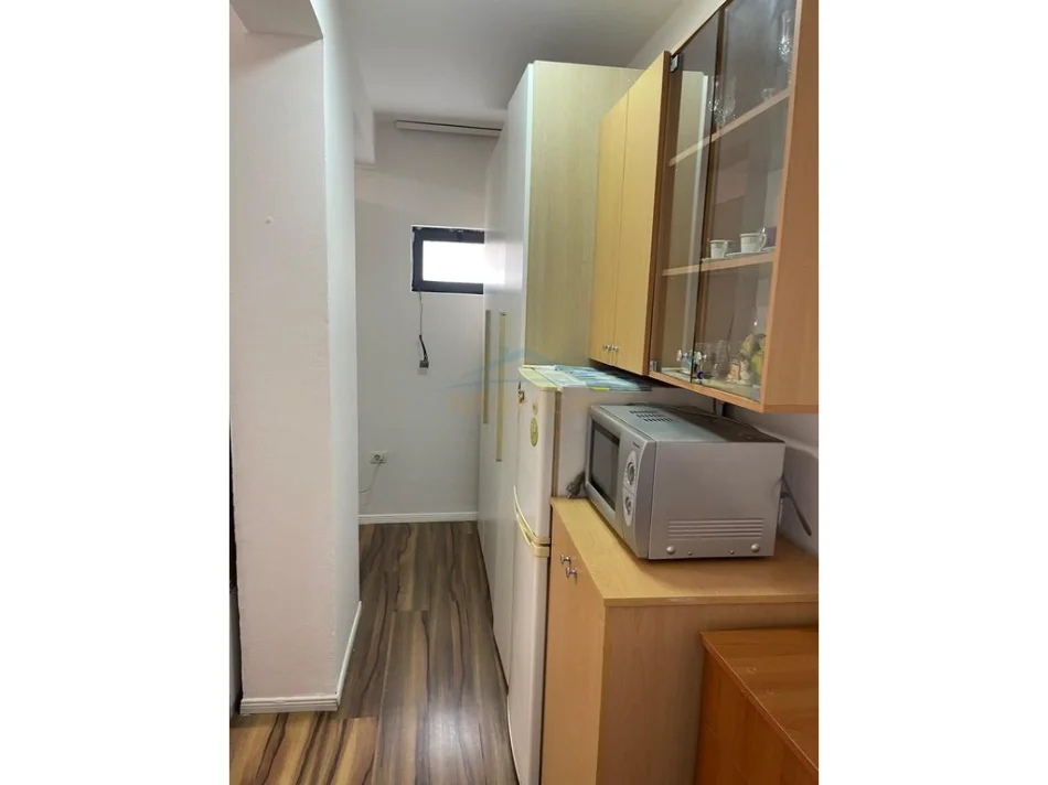 Tirane, shitet apartament 1+1 Kati 2, 48 m² 99.000 € (Parku)
