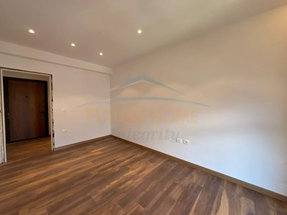 Tirane, shitet apartament 2+1 Kati 8, 102 m² (Porcelan)