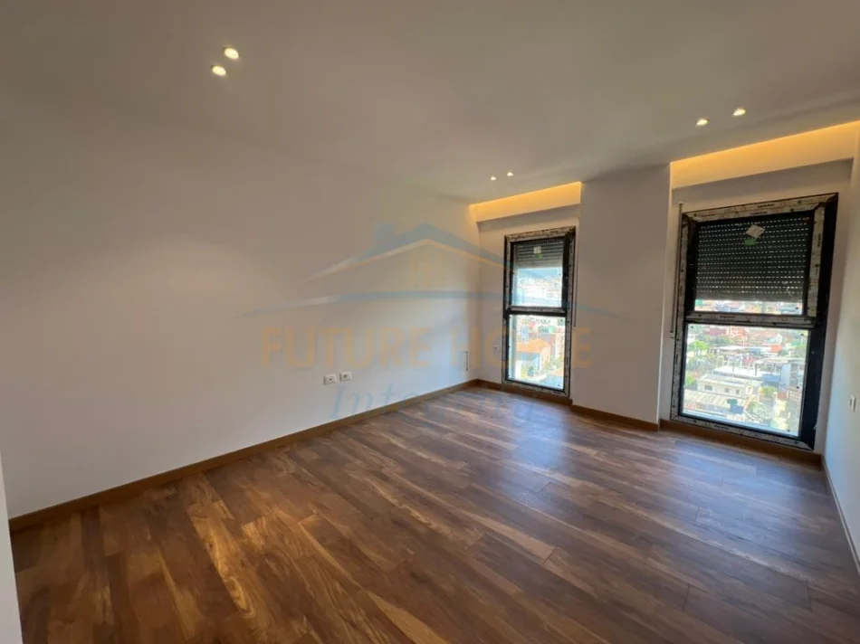 Tirane, shitet apartament 2+1 Kati 8, 102 m² (Porcelan)