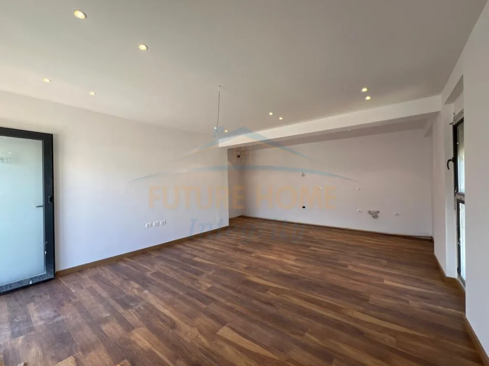 Tirane, shitet apartament 2+1 Kati 8, 102 m² (Porcelan)