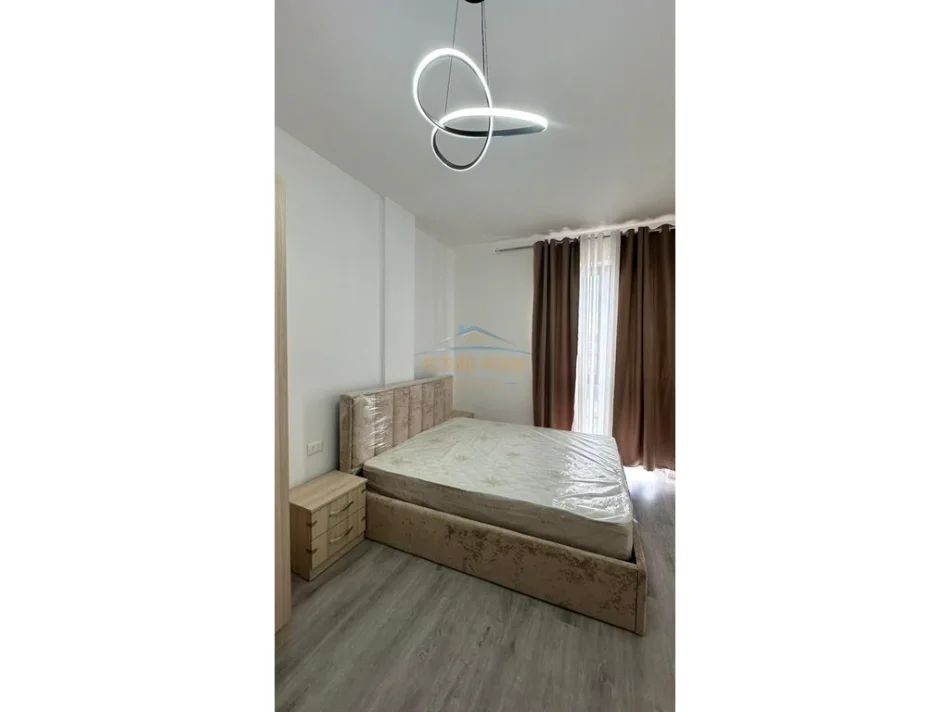 Tirane, jepet me qera apartament 2+1 Kati 3, 93 m² 650 € (Ish Dogana)