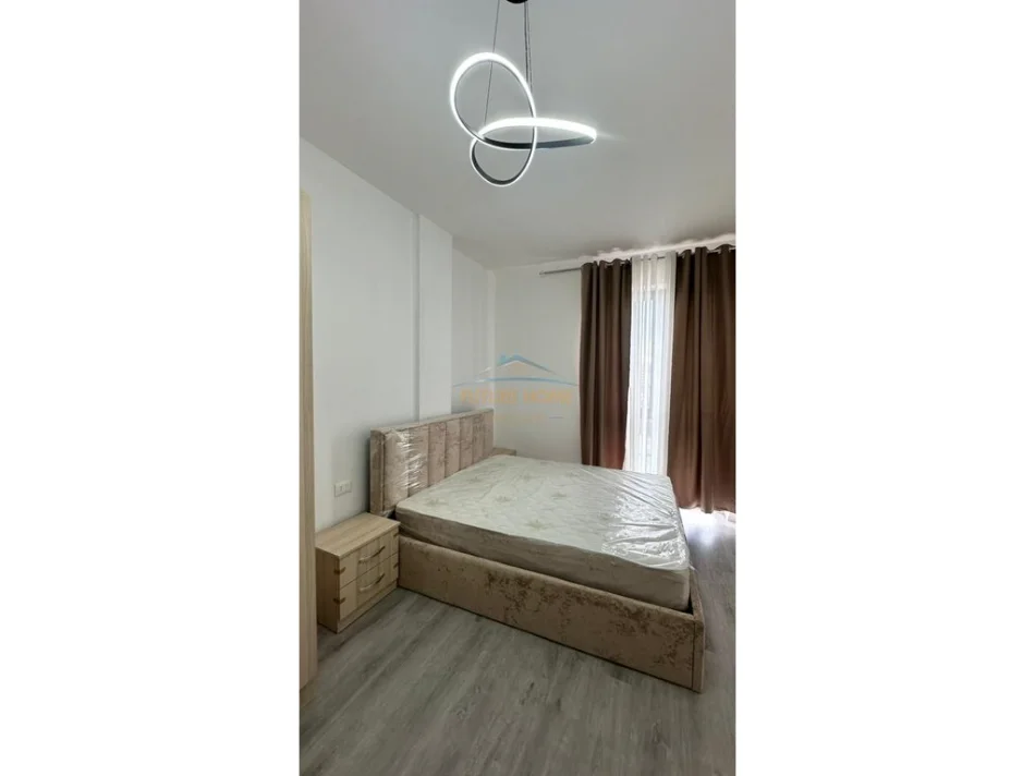 Tirane, jepet me qera apartament 2+1 Kati 3, 94 m² 650 € (ISH DOGANA)