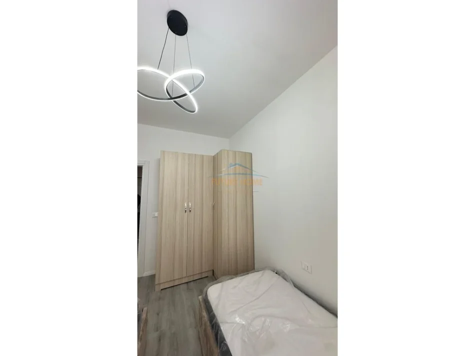 Tirane, jepet me qera apartament 2+1+Ballkon Kati 3, 94 m² 650 € (Ish Dogana)