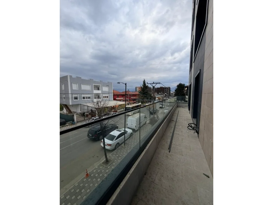 Tirane, shitet apartament 2+1+Ballkon Kati 1, 108 m² 118.000 € (Kamez)