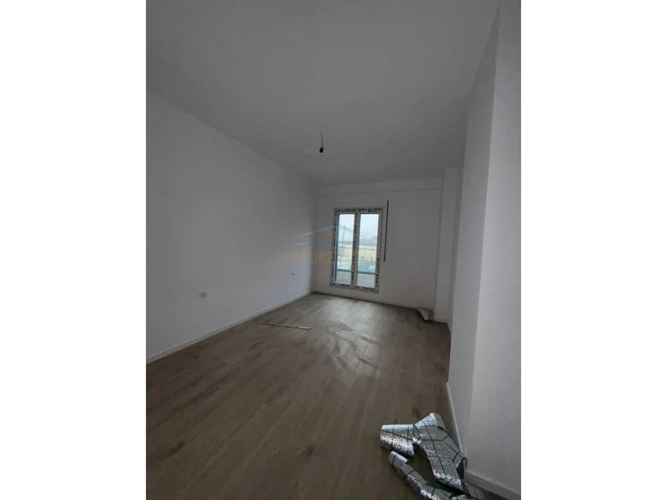 Tirane, shitet apartament 2+1+Ballkon Kati 1, 109 m² 108.000 € 