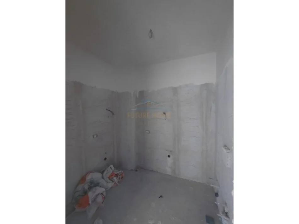 Pogradec, shitet apartament 1+1+Ballkon Kati 2, 80 m² 100.000 € (1 maji)