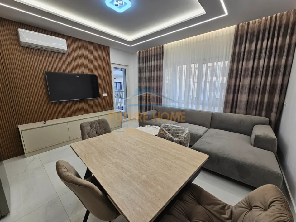 Tirane, jepet me qera 1+1 Kati 5, 66 m² 700 € 