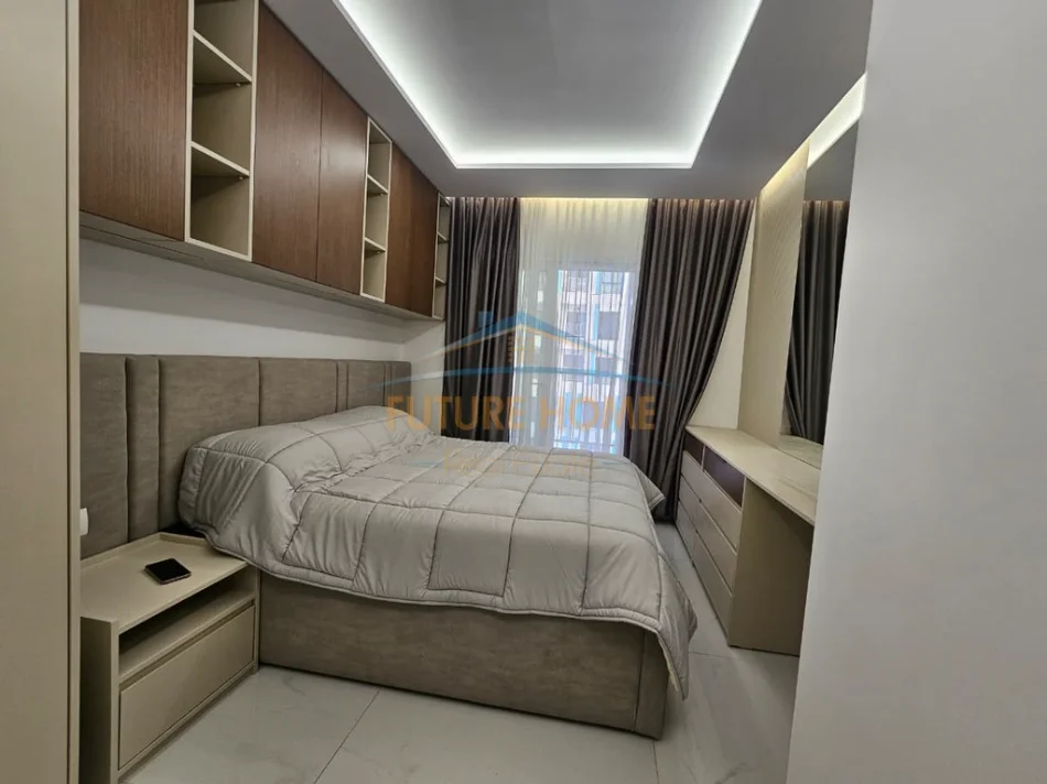 Tirane, jepet me qera apartament 1+1+Ballkon Kati 5, 66 m² 900 € (zogu i zi)