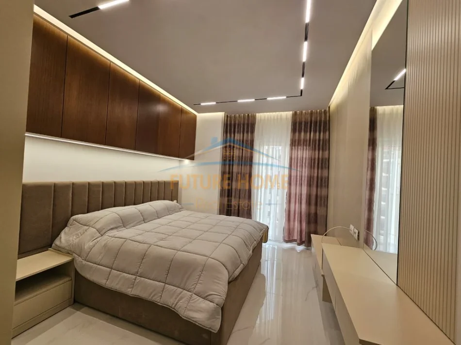 Tirane, jepet me qera apartament 1+1+Ballkon Kati 5, 76 m² 900 € (zogu i zi)