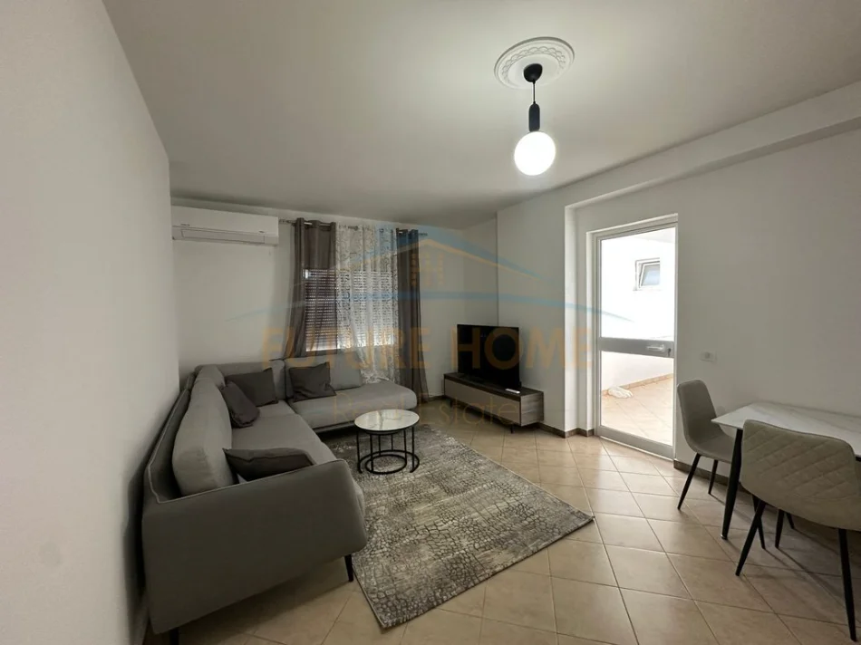 Durres, jepet me qera apartament 1+1+Ballkon Kati 3, 76 m² 340 € 