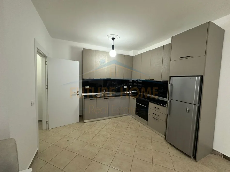 Durres, jepet me qera apartament 1+1+Ballkon Kati 3, 76 m² 340 € 
