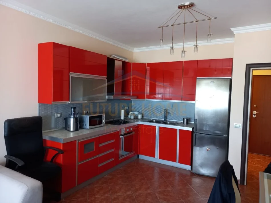 Durres, jepet me qera apartament 1+1+Ballkon Kati 11, 93 m² 350 € 