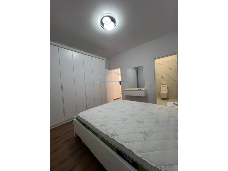Tirane, jepet me qera apartament 2+1 Kati 6, 106 m² 550 € (Paskuqan)