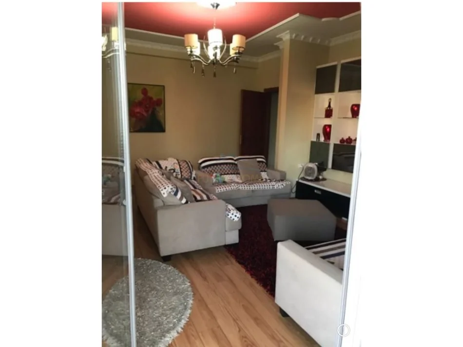 Tirane, shes apartament 2+1 Kati 4, 105 m² 260.000 € (MINISTRIA E JASHTME)