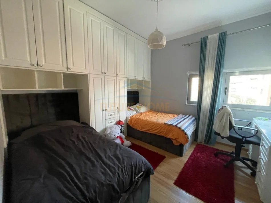 Tirane, shitet apartament 2+1 , 105 m² 270.000 € (MINISTRIA E JASHTME,BRRYLI)