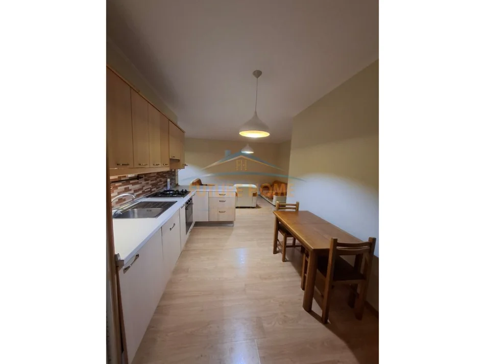 Tirane, shitet apartament 2+1+Ballkon Kati 5, 94 m² 143.000 € (Unaza e Re)