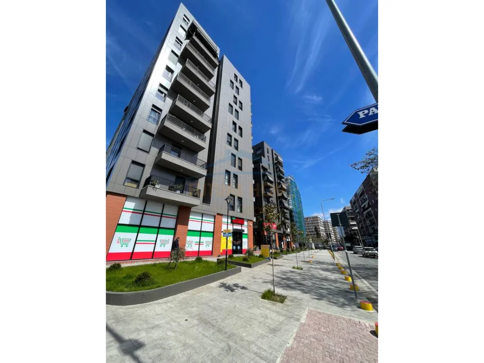 Tirane, jepet me qera ambjent biznesi Kati 0, 311 m² 2.100 € (trio towers)