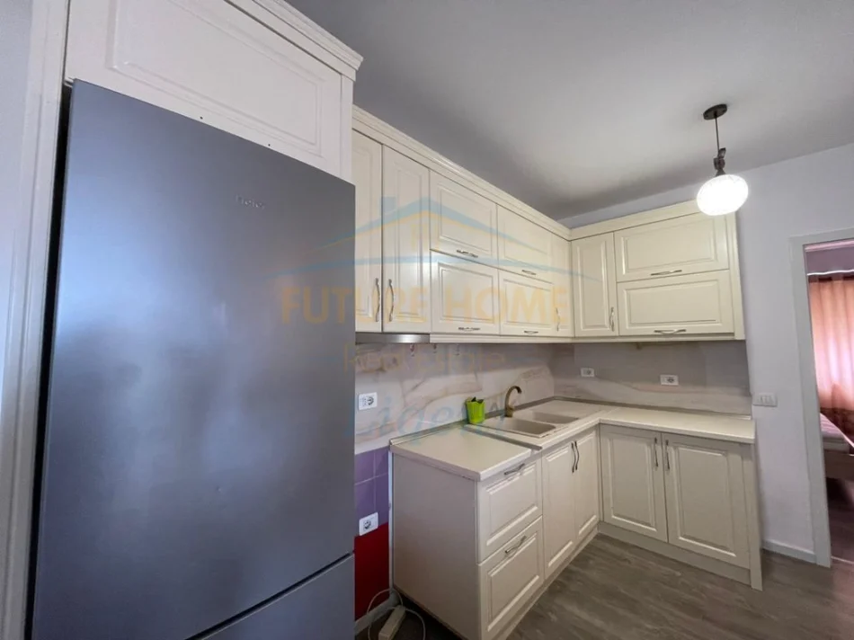 Tirane, shitet apartament 2+1 Kati 6, 77 m² (ISH PARKU I AUTOBUZAVE)