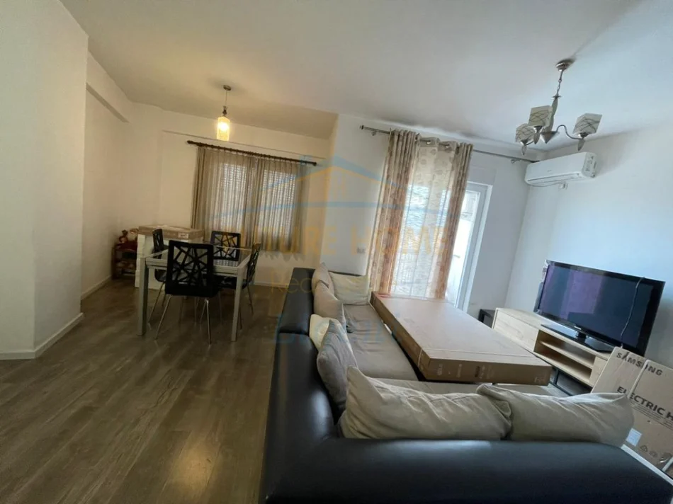 Tirane, jepet me qera apartament 2+1 Kati 6, 77 m² 750 € (sh Parku i Autobuzave, Tirane.)