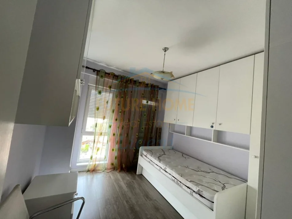 Tirane, shitet apartament 2+1 Kati 6, 77 m² (ISH PARKU I AUTOBUZAVE)