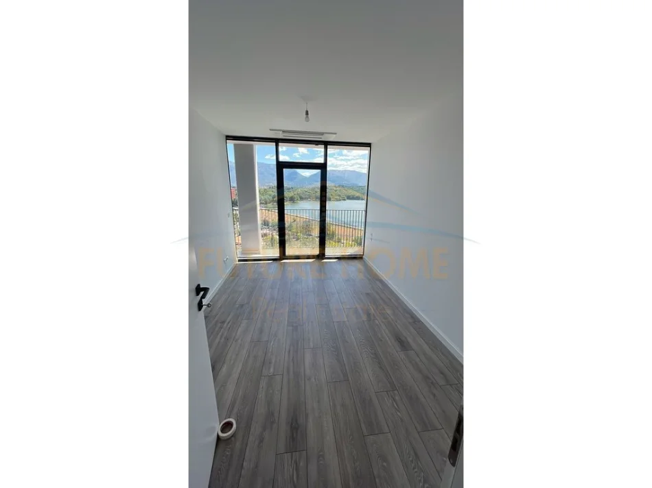 Tirane, jepet me qera apartament 2+1+Ballkon Kati 9, 125 m² 1.500 € (Lake View Residences)