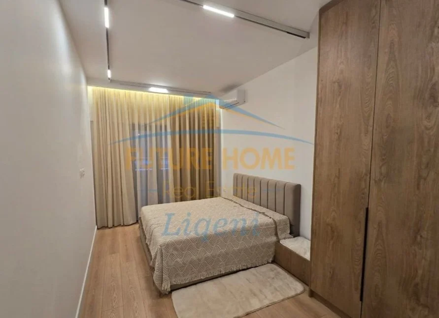 Tirane, jepet me qera apartament 2+1 Kati 3, 82 m² 1.200 € (Qender)