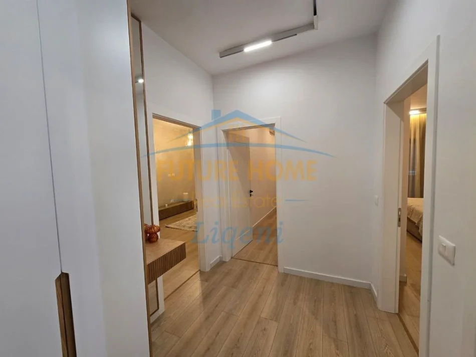 Tirane, jepet me qera apartament 2+1 Kati 3, 82 m² 1.500 € (QENDER)
