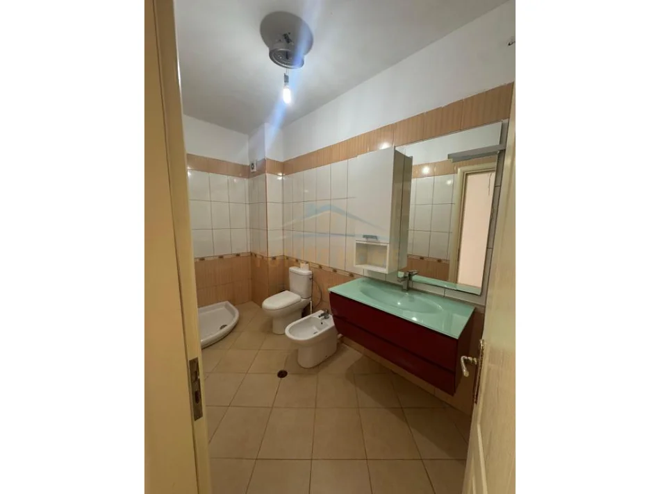 Tirane, shitet apartament 2+1 Kati 7, 112 m² 160.000 € 