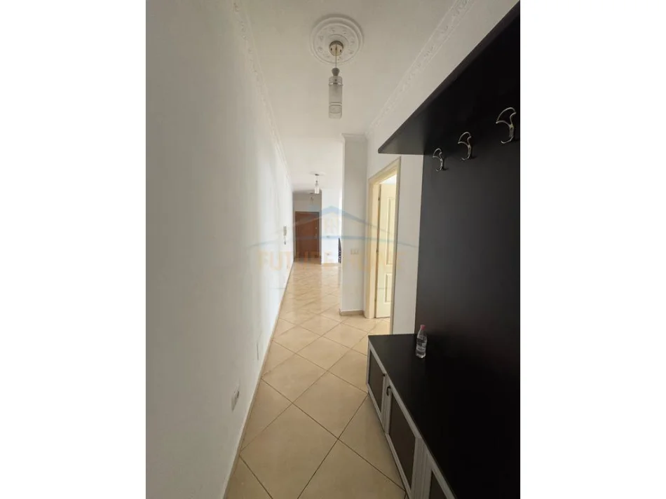 Tirane, shitet apartament 2+1+Ballkon Kati 7, 112 m² 160.000 € (UNAZA E RE)