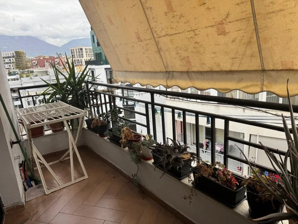 Tirane, jepet me qera apartament 1+1 Kati 7, 58 m² 500 € 