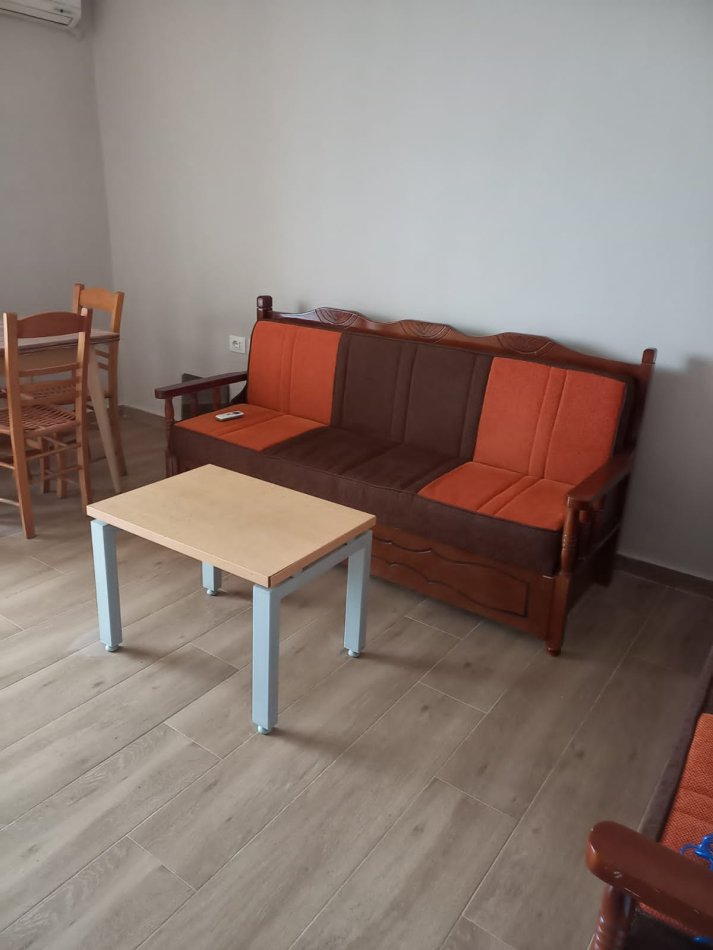 Tirane, jepet me qera apartament 2+1+Ballkon Kati 4, 550 € (Rruga mine peza)