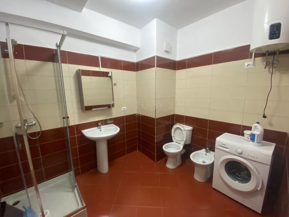 Tirane, jepet me qera apartament 1+1 Kati 4, 500 € (Bulevardi i ri)