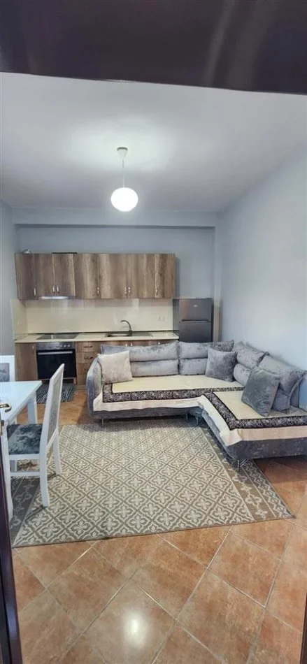 Apartament 1+1 me qera tek Rruga Siri Kodra, Dispanceria (400 Euro)