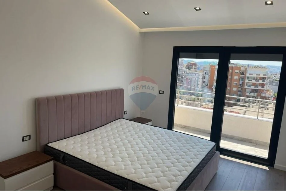 Tirane, jepet me qera apartament 2+1 , 80 m² 500 € (Prane shkolles 9 vjecare Qesarake)