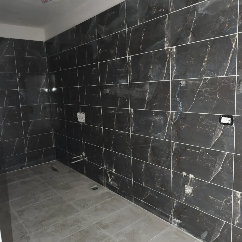 Tirane, shitet apartament , 121 m² 218.000 € (ish Fusha e Aviacionit)