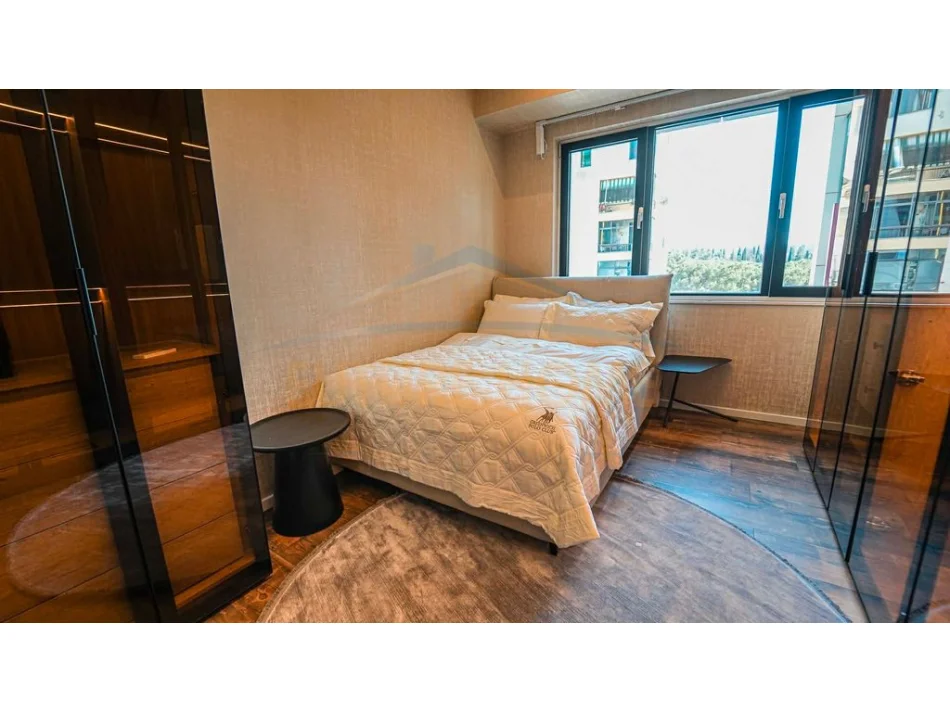 Tirane, shitet apartament 2+1 Kati 7, 141 m² (Ambasador 3)