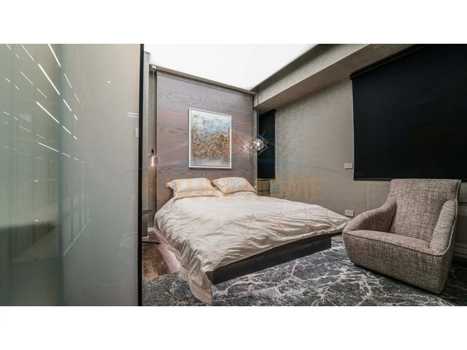 Tirane, shitet apartament 2+1 Kati 7, 141 m² (Ambasador 3)