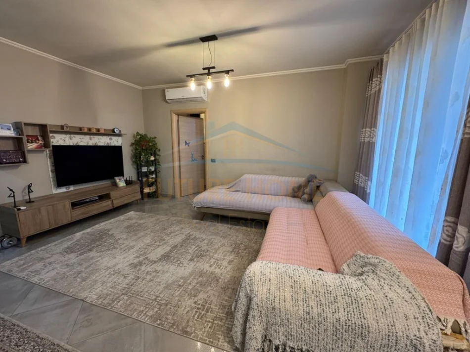 Tirane, shitet apartament 2+1 Kati 5, 101 m² 215.000 € (RRUGA E DIBRES)