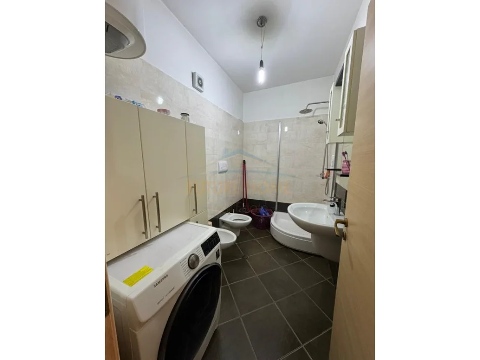 Tirane, shitet apartament 2+1 Kati 5, 101 m² 215.000 € (RRUGA E DIBRES)