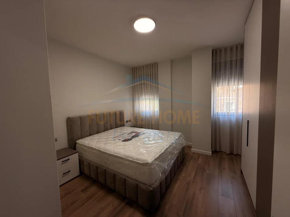 Tirane, jepet me qera apartament 2+1 Kati 2, 89 m² 950 € (Apartament 2+1+2+Post Parkimi, Rruga e Elbasanit, Tiranë.)