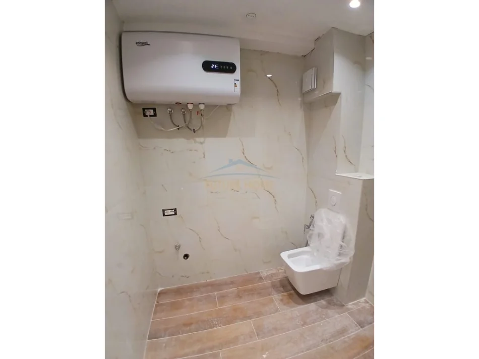 Tirane, shitet apartament 1+1+Ballkon Kati 2, 58 m² 156.000 € (21 Dhjetori)