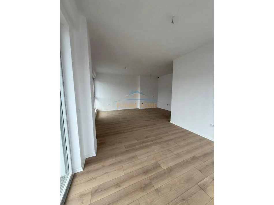 Tirane, shitet apartament 3+1 Kati 10, 138 m² 560.000 € (KOMUNA E PARISIT)