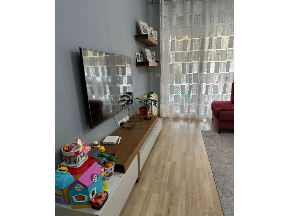 Tirane, jepet me qera apartament 1+1+Ballkon Kati 2, 73 m² 600 € (Fiori Di Bosco)