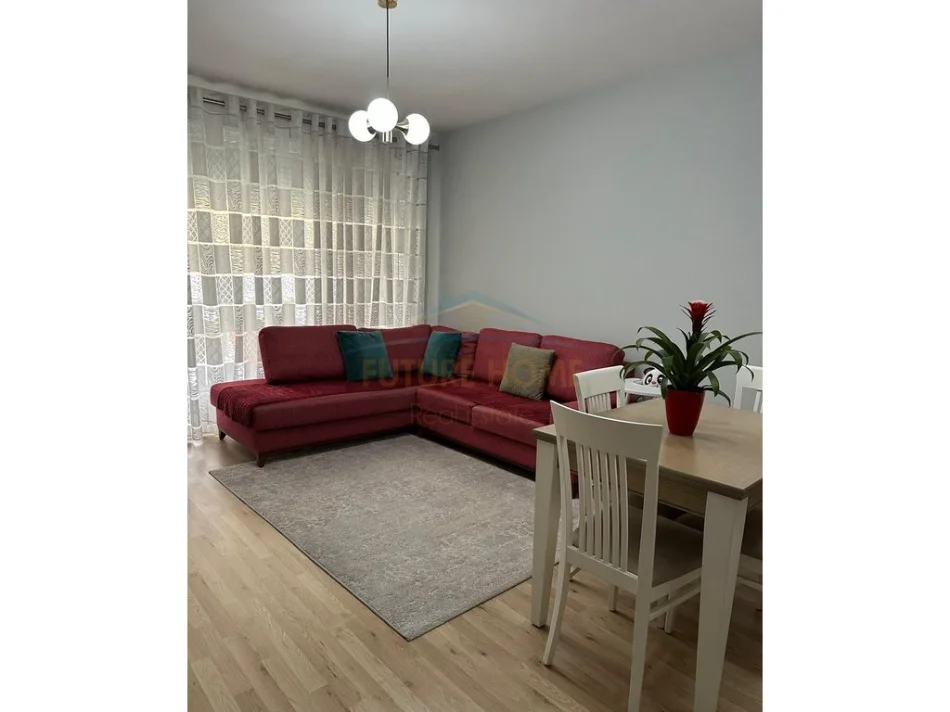 Tirane, jepet me qera apartament 1+1+Ballkon Kati 2, 73 m² 600 € (Fiori Di Bosco)