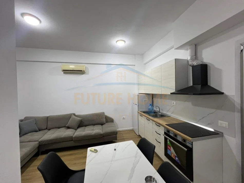 Tirane, jepet me qera apartament 1+1 Kati 1, 45 m² 350 € (Fresk)